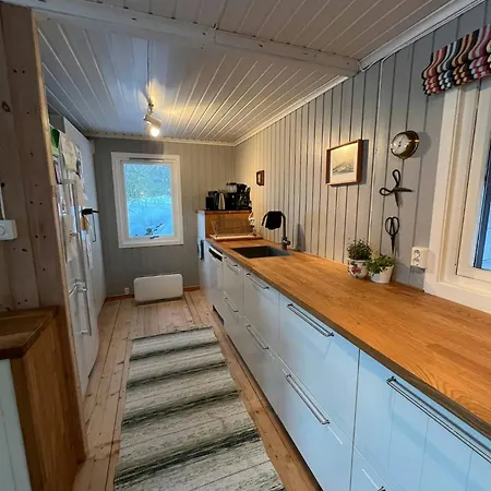 Charming With Direct Access To The Water * Eidsbygda