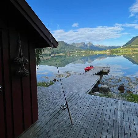 Charming With Direct Access To The Water